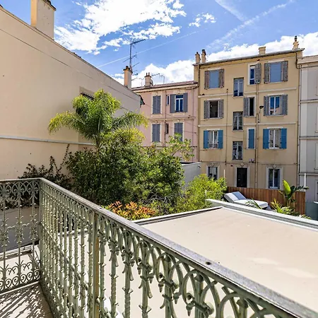Duplex With Pool A C 2br 5p - *